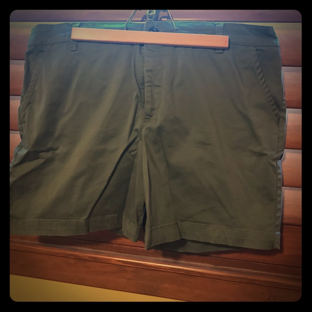 Gloria Vanderbilt size 16 walking shorts